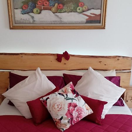 Tirano Express Luxury Apartments Luaran gambar