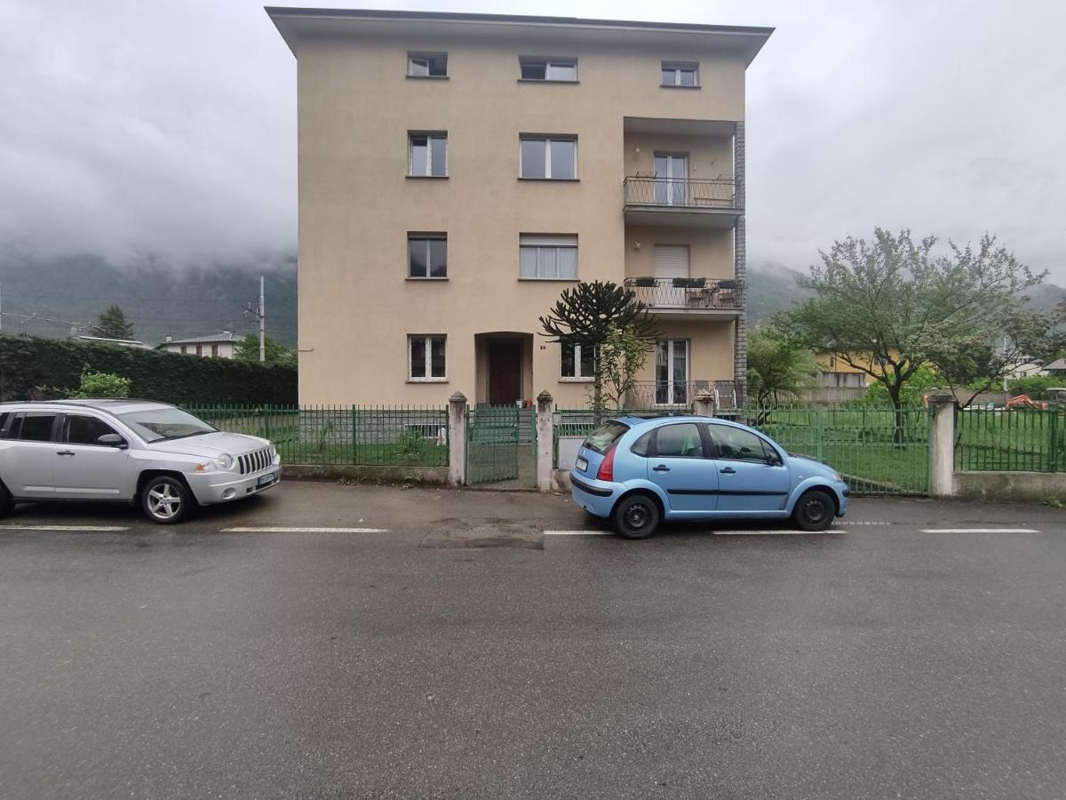 Tirano Express Luxury Apartments Luaran gambar