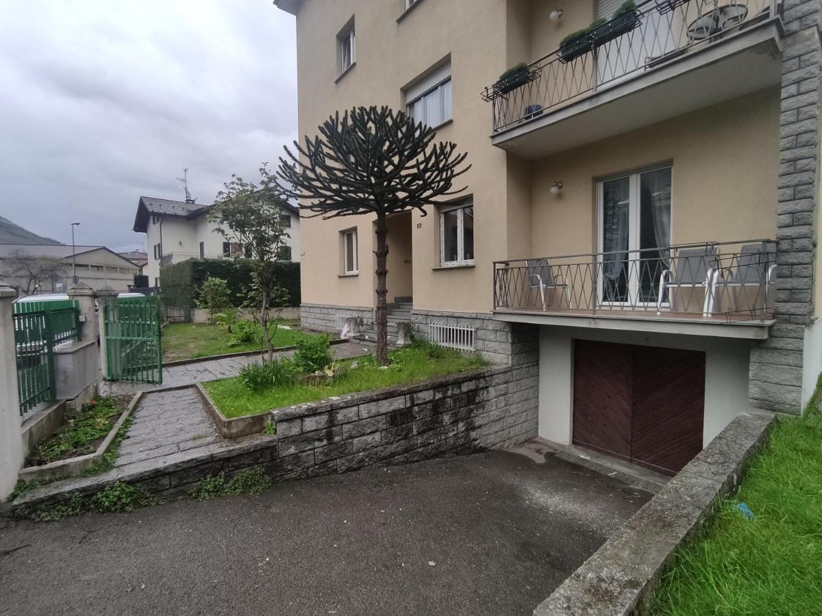 Tirano Express Luxury Apartments Luaran gambar