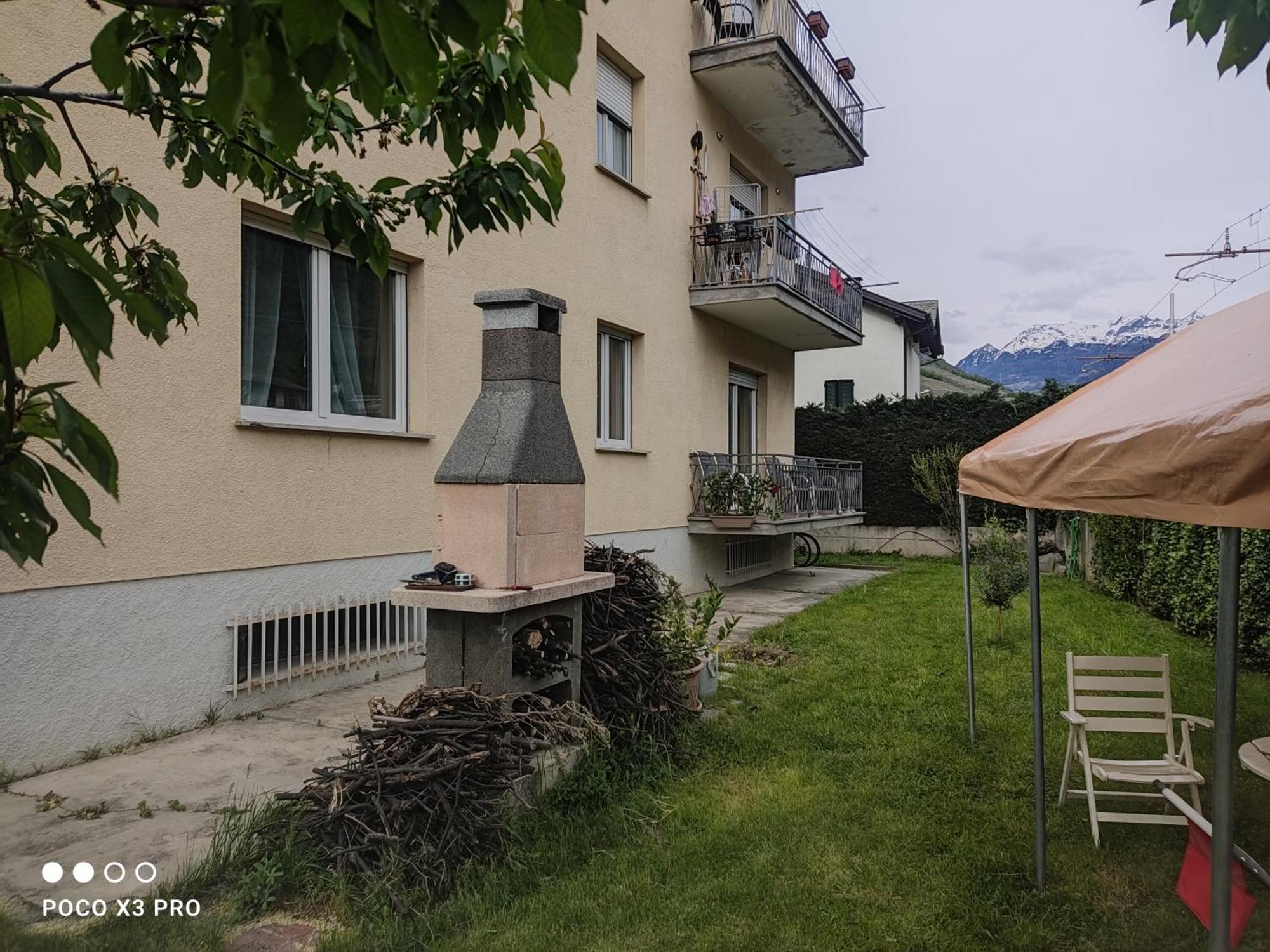 Tirano Express Luxury Apartments Luaran gambar