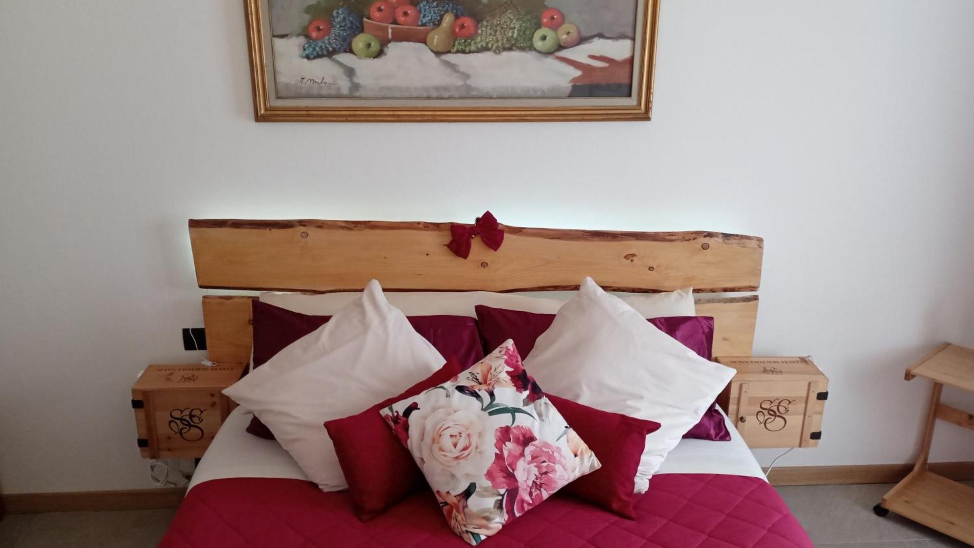 Tirano Express Luxury Apartments Luaran gambar